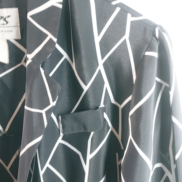 HBS 16 Zebra Wrap Tunic Top Plus - Picture 6 of 10